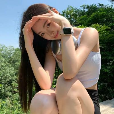 橙色女孩